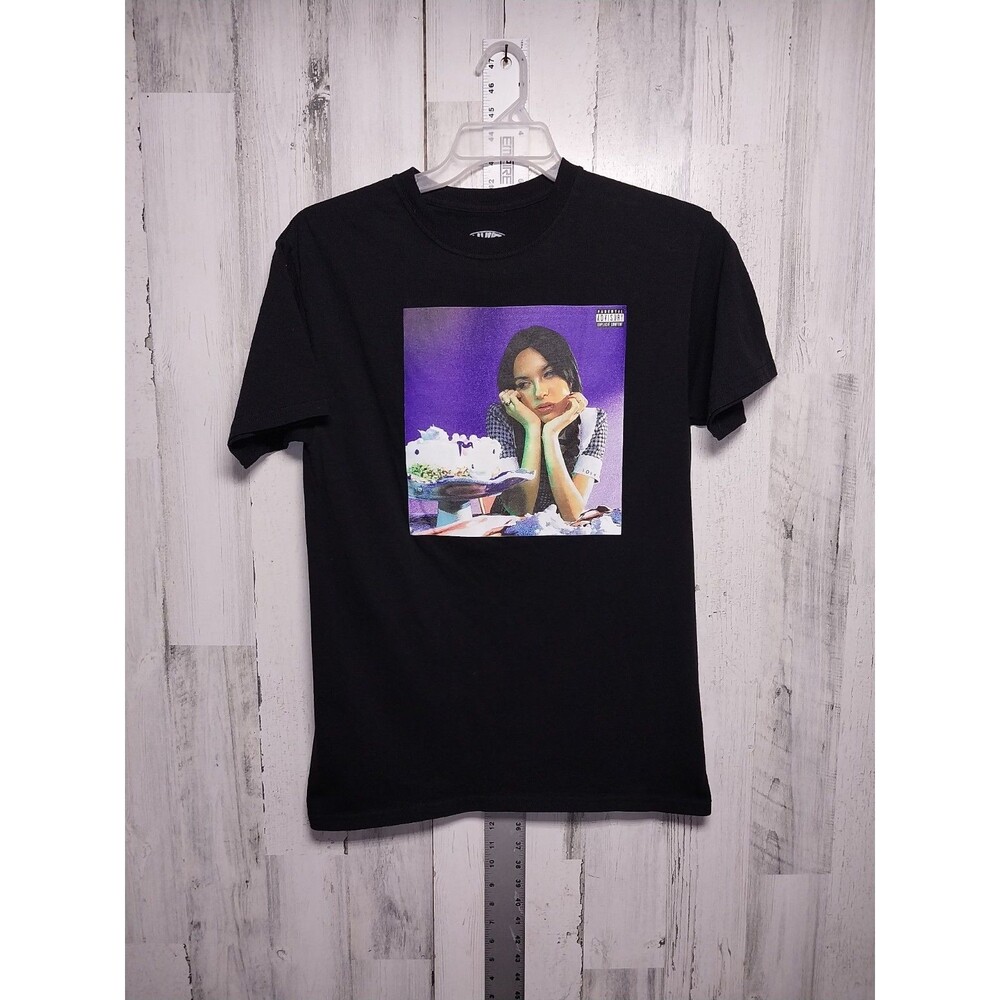 Olivia Rodrigo Shirt Adult Size Medium Black Short Sleeve Women's Tour